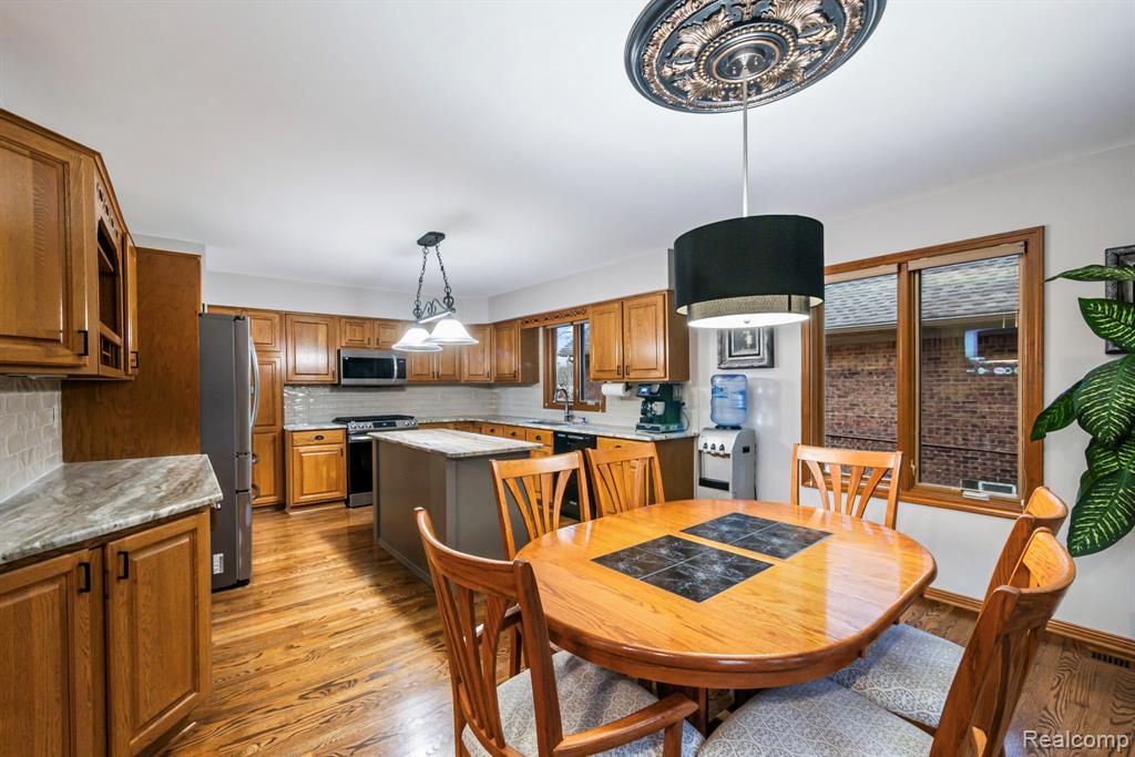 40312 Sugar Spring Drive, Sterling Heights, MI 48313 — Photo 15