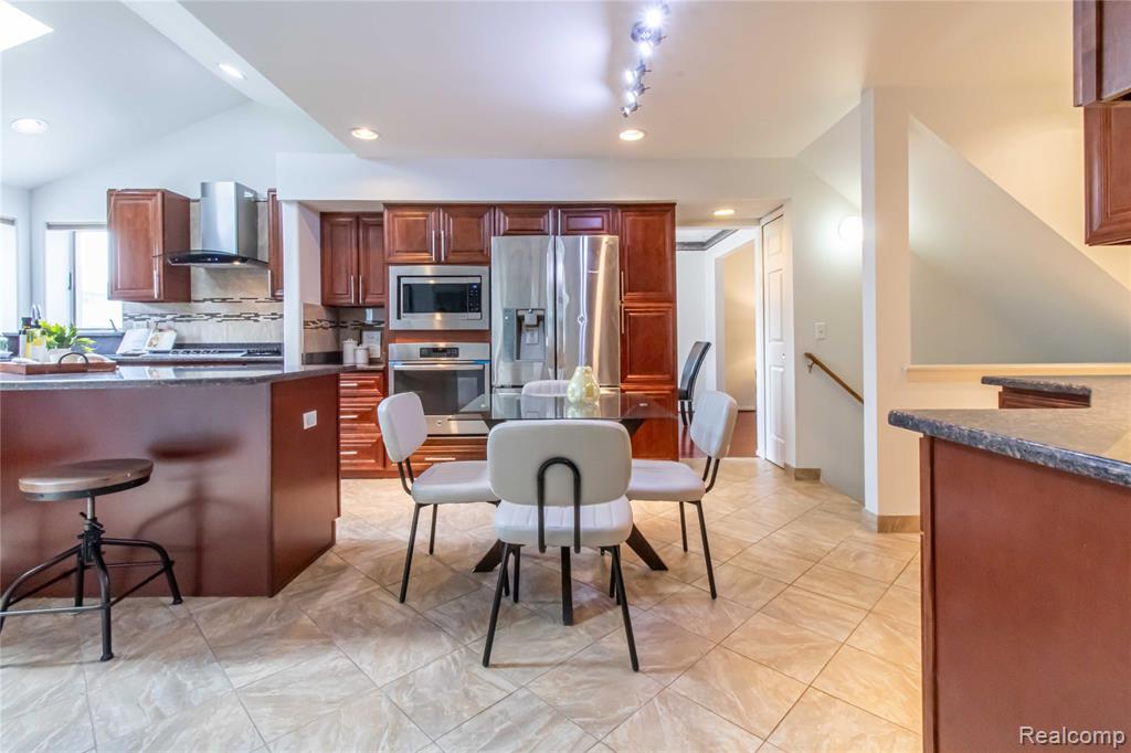 47302 Butler Lane, Novi, MI — Photo 17