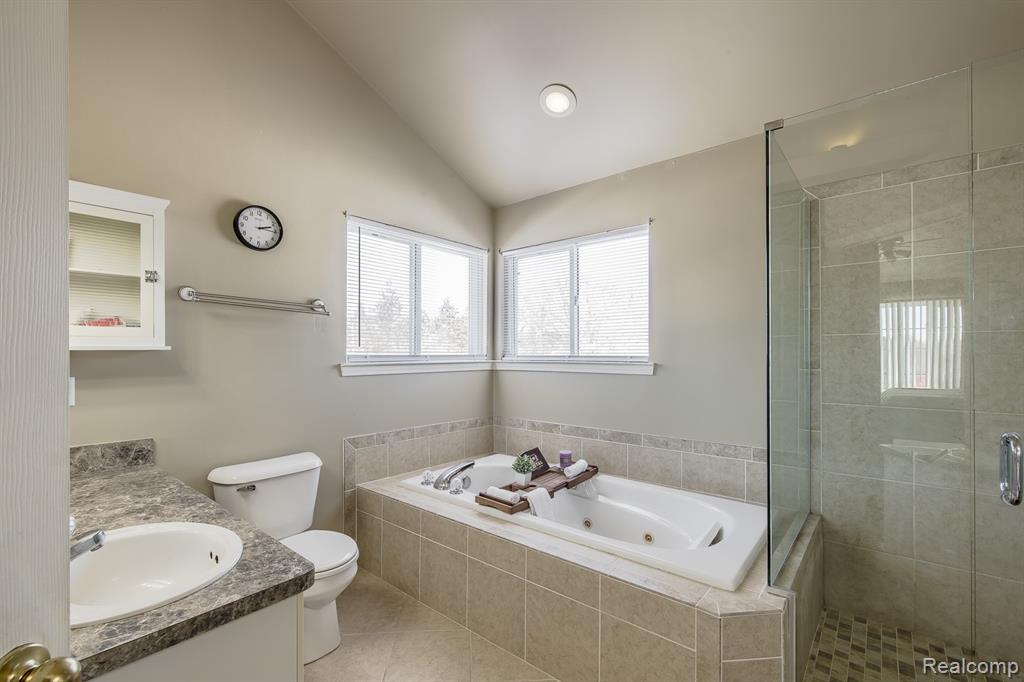 4930 Fox Chase Drive, White Lake, MI 48383 — Photo 34