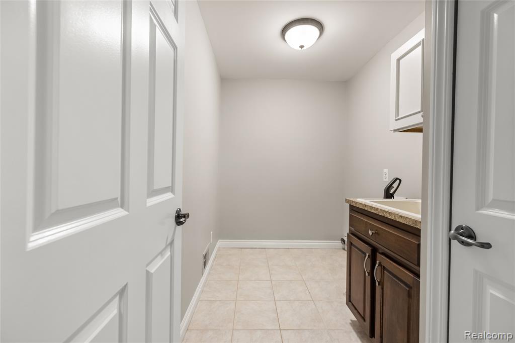 6065 Windemere Lane, Shelby Twp, MI 48316 — Photo 20