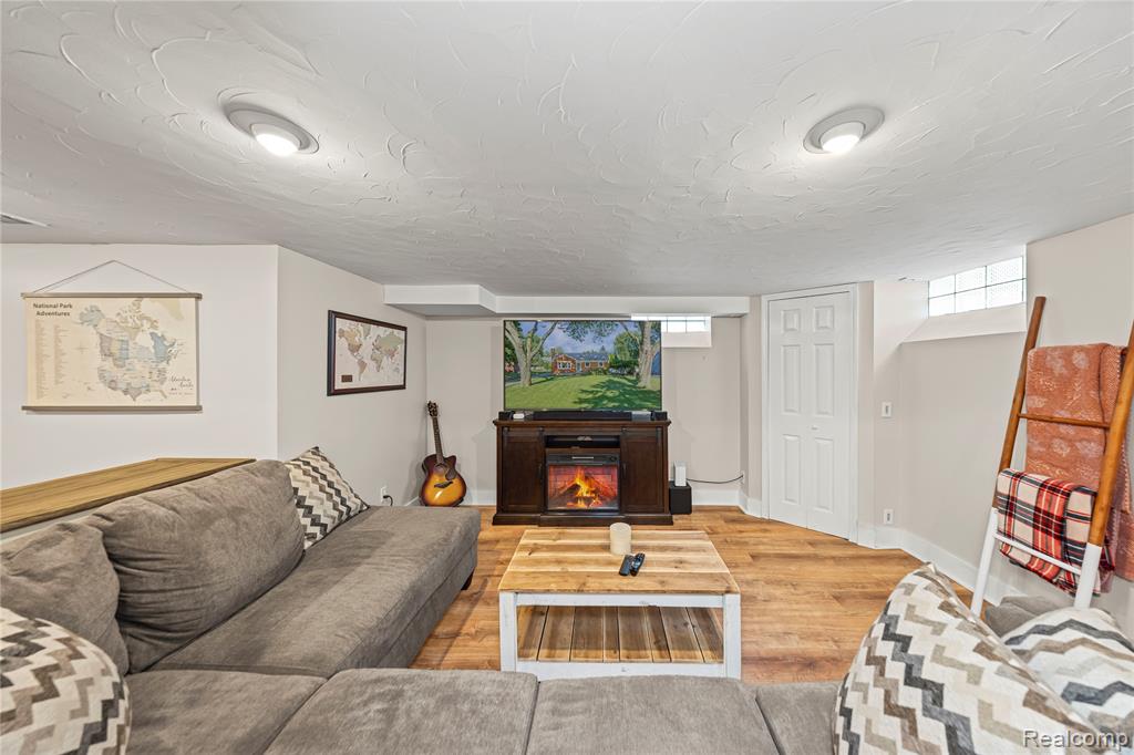 9082 Ball Street, Plymouth, MI 48170 — Photo 31