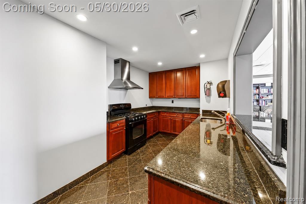 250 E Harbortown Drive, 205, Detroit, MI 48207 — Photo 35
