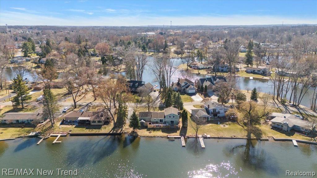 7135 CAPRI Drive, White Lake, MI 48383 — Photo 9