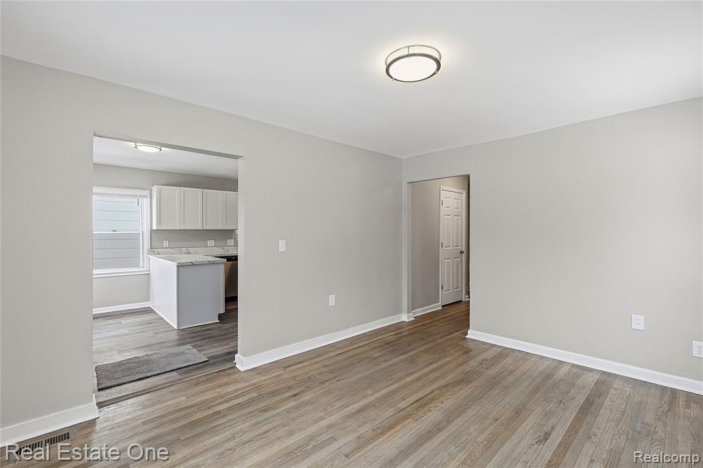 305 Liberty Street, Pontiac, MI 48341 — Photo 8