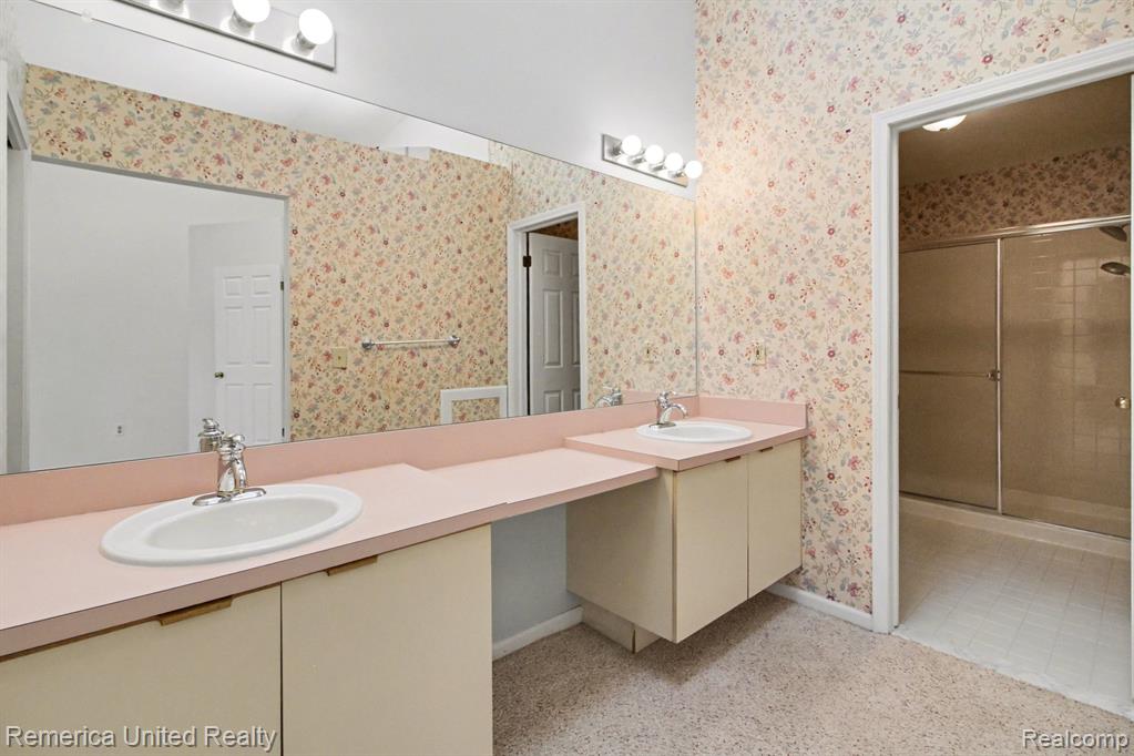 7184 Westchester Road, 125, West Bloomfield, MI — Photo 15