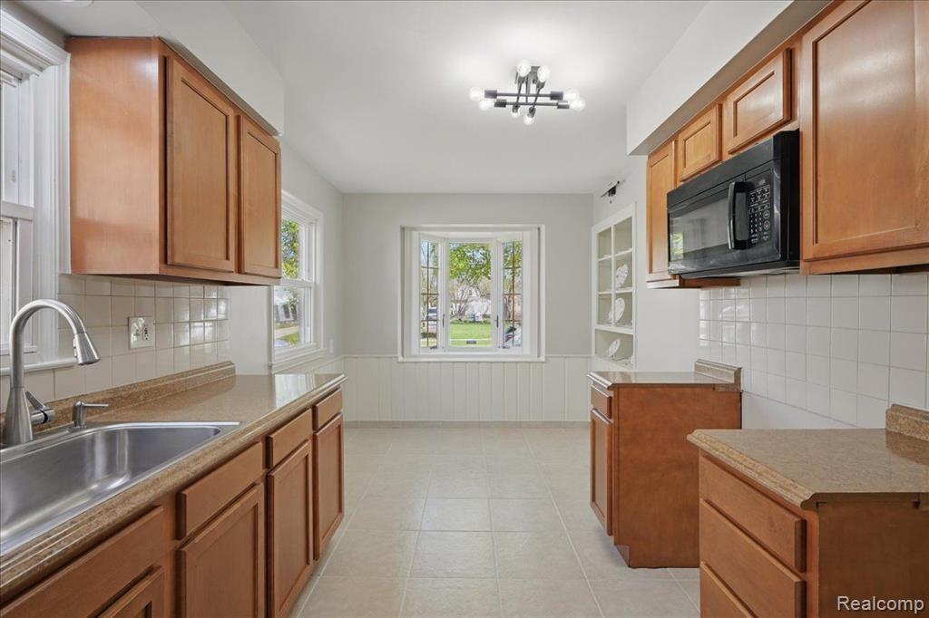 46 E LONGFELLOW Avenue, Pontiac, MI 48340 — Photo 20
