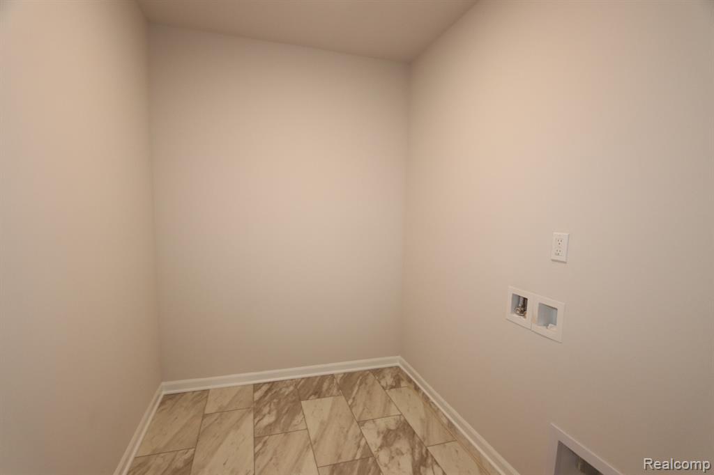 1402 SALT SPRINGS Drive, Saline, MI 48176 — Photo 19