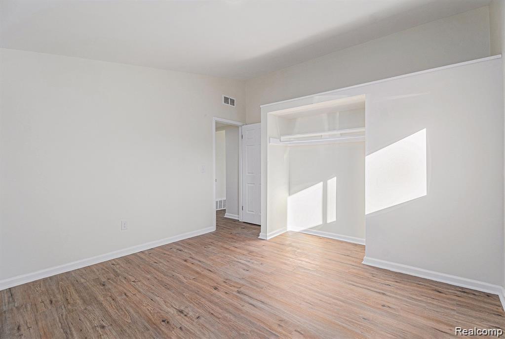 408 W Jarvis Avenue, Hazel Park, MI 48030 — Photo 12