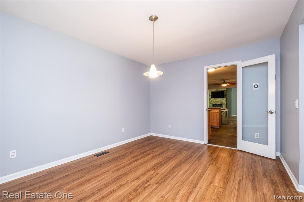 4079 Cumberland Court, Commerce Twp, MI 48390 — Photo 12