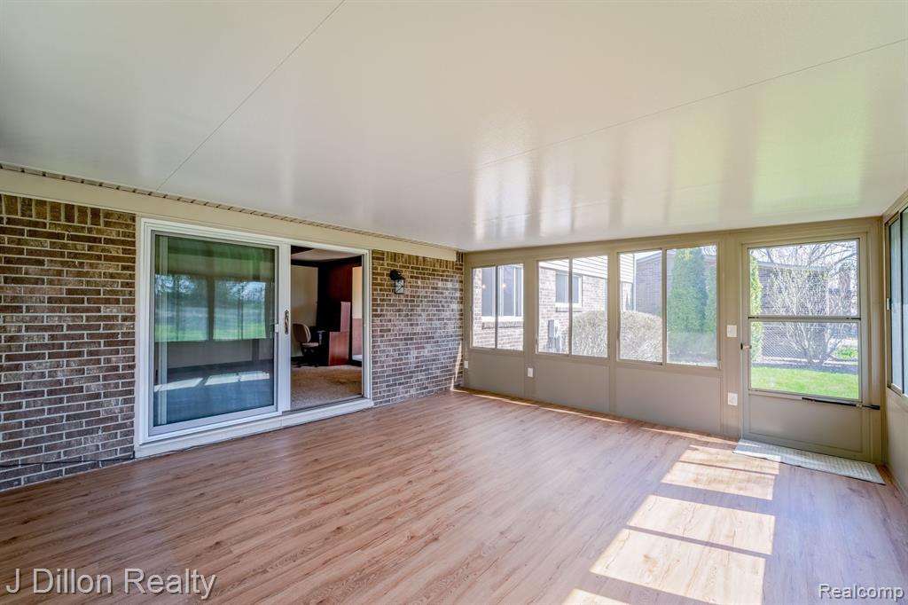 42807 SAXONY Road, Canton, MI 48187 — Photo 32