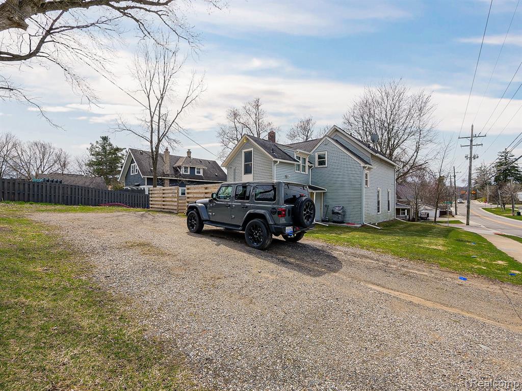 654 HICKORY unit 3 Street, Milford, MI 48381 — Photo 16