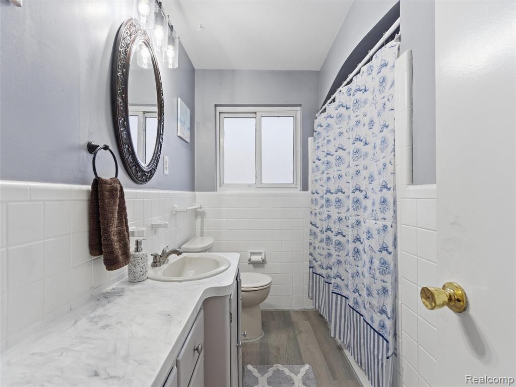 8878 Merriman Road, Livonia, MI 48150 — Photo 18