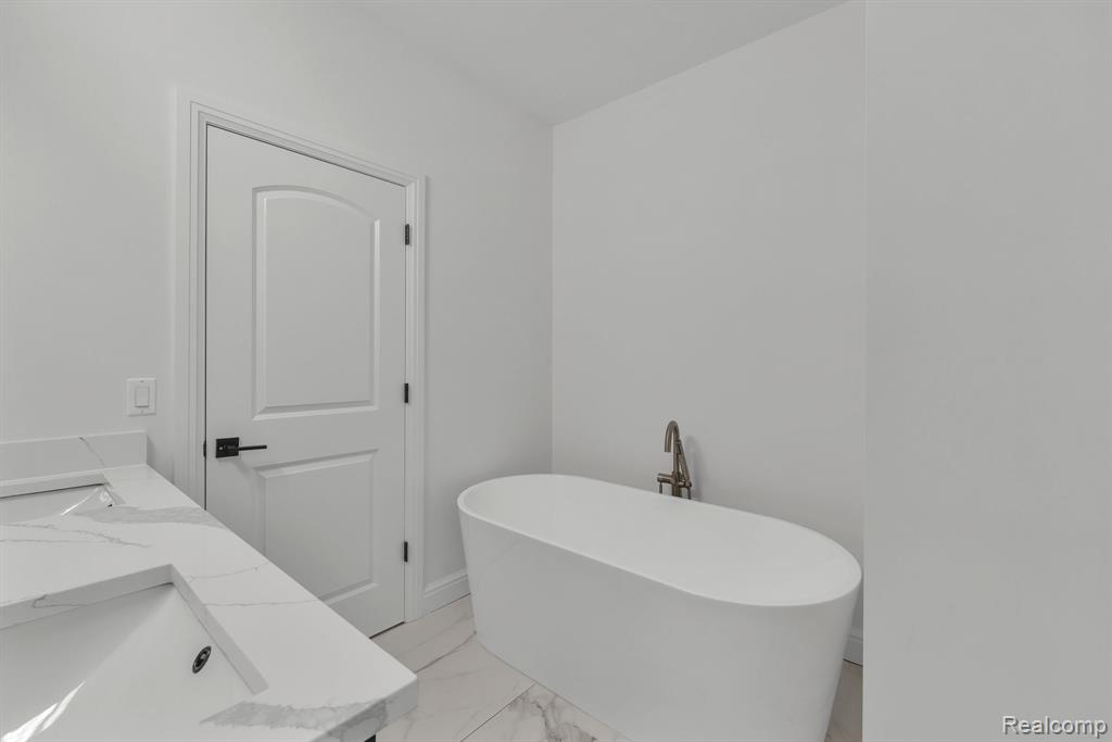22664 Colgate Street, Farmington, MI 48336 — Photo 18