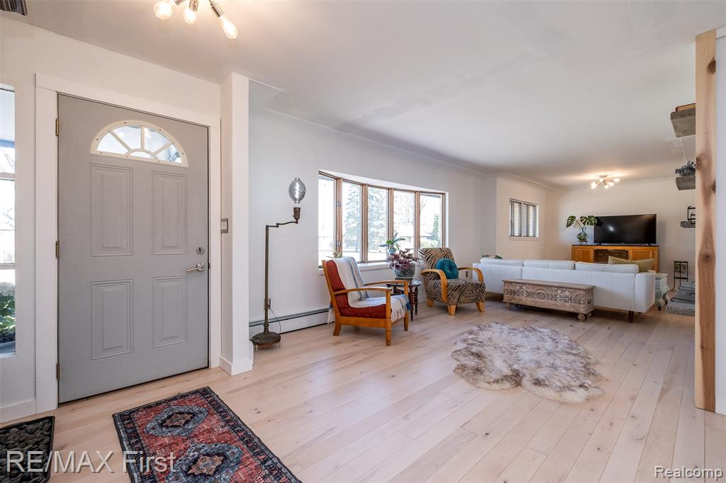 905 W Parker Avenue, Madison Heights, MI 48071 — Photo 7