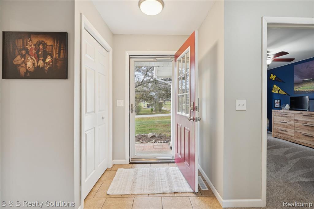 1357 Bloomingfield Drive, Lapeer, MI 48446 — Photo 5