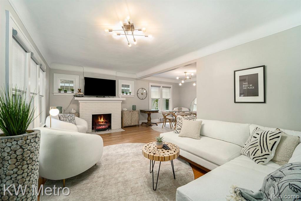 67 KENSINGTON Boulevard, Pleasant Ridge, MI — Photo 3