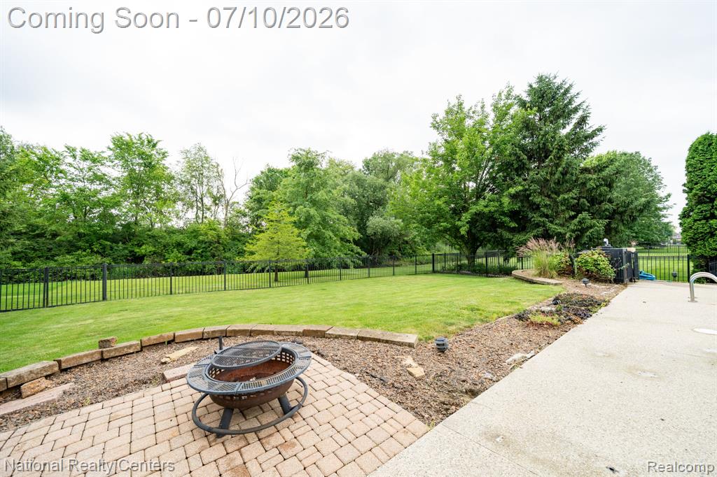 48634 Lafayette Drive, Macomb, MI 48044 — Photo 33