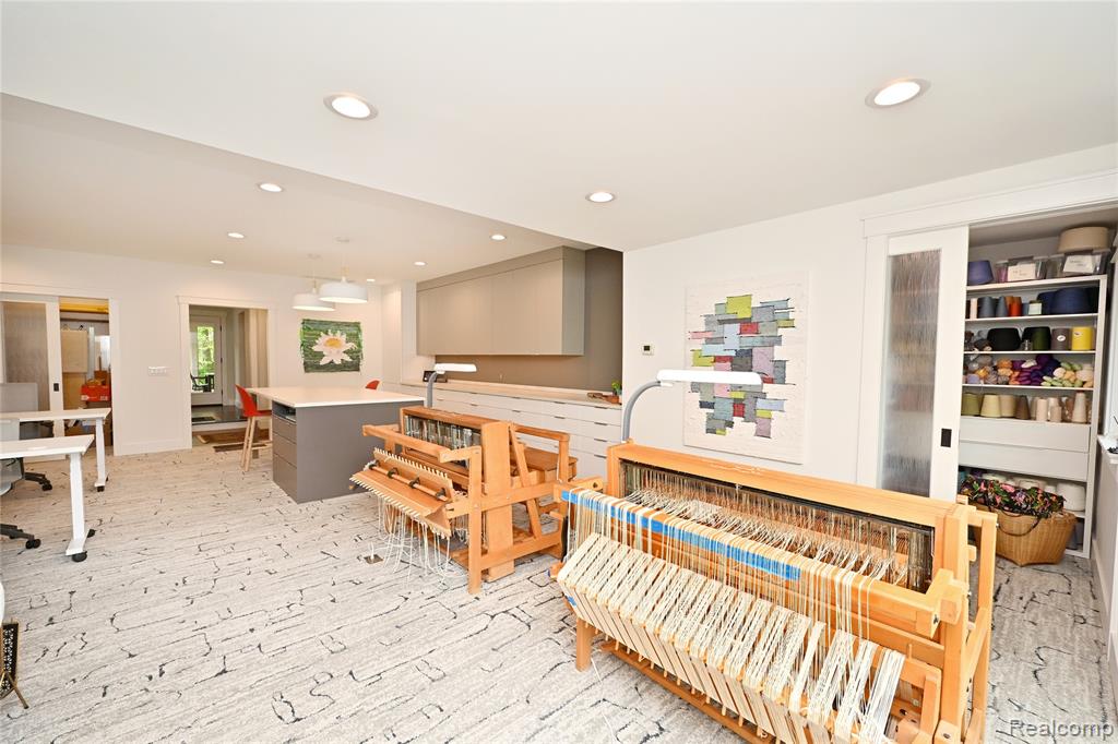 4801 N Harsdale Road, Bloomfield Hills, MI 48302 — Photo 19