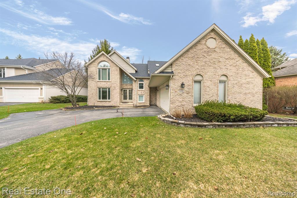 6246 Lindsay Court, West Bloomfield, MI 48324 — Photo 3