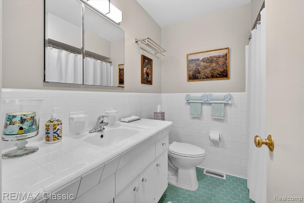 4731 Pickering Road, Bloomfield Hills, MI 48301 — Photo 33