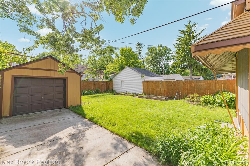 4391 Bishop Street, Detroit, MI 48224 — Photo 36