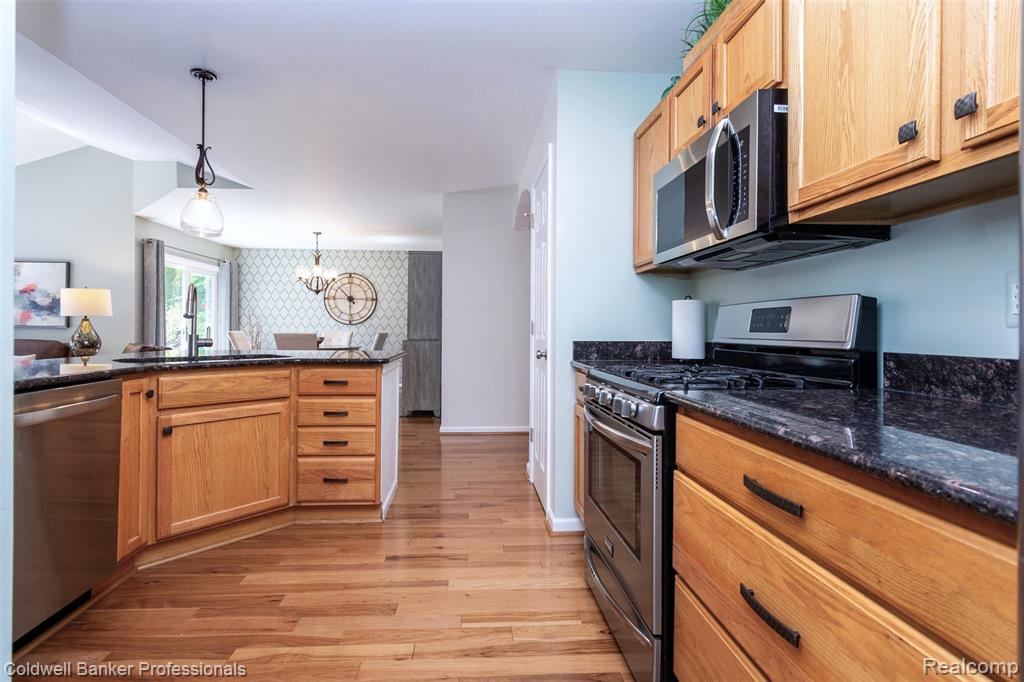 10820 Bouldercrest Drive N, South Lyon, MI 48178 — Photo 17