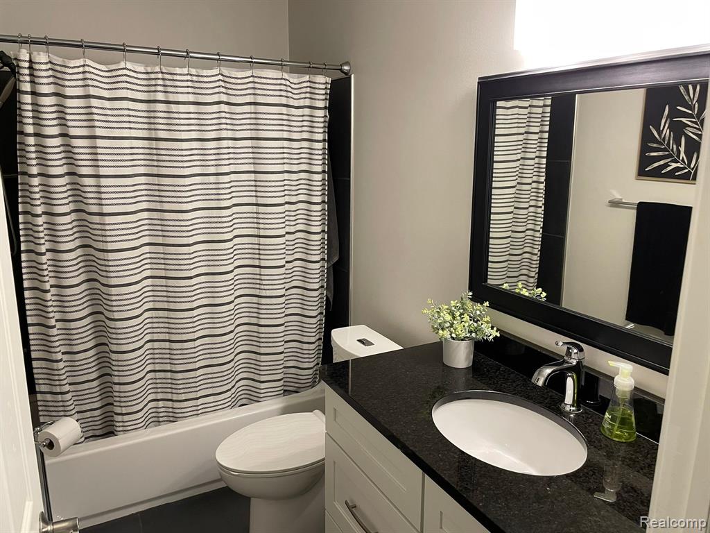6832 MONTFORT Drive, Canton, MI 48187 — Photo 22