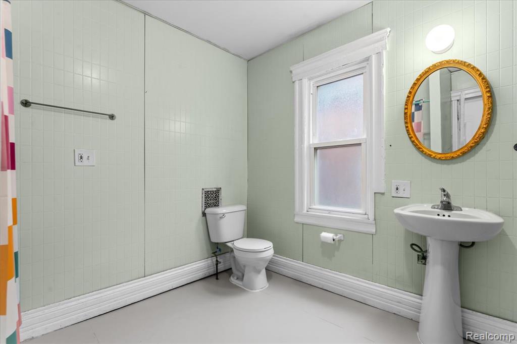 585 W Grand Boulevard, Detroit, MI 48216 — Photo 23