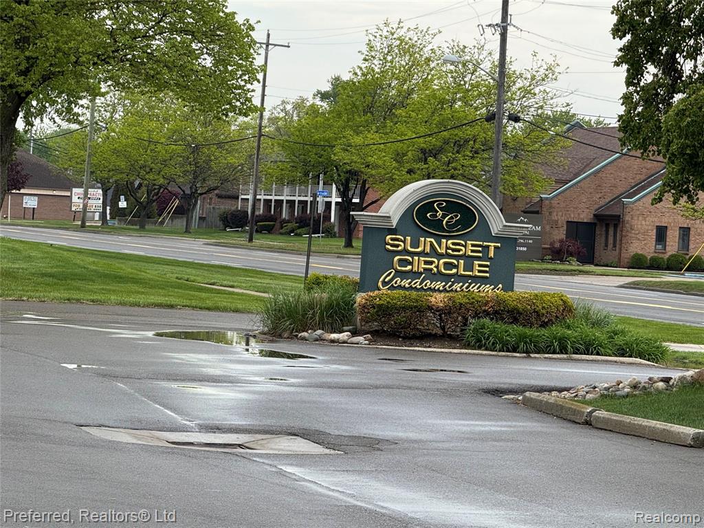 706 Sunset Lane, 63, Saint Clair Shores, MI 48082 — Photo 22