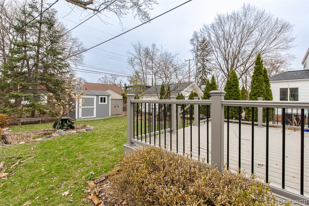 10846 Hart Avenue, Huntington Woods, MI — Photo 45