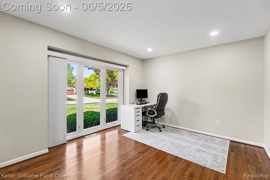 4447 Bentley Drive, Troy, MI 48098 — Photo 12