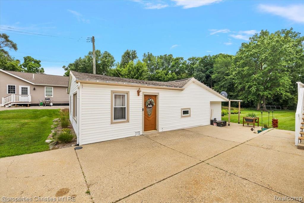 87 N Roslyn Road, Waterford, MI 48328 — Photo 2
