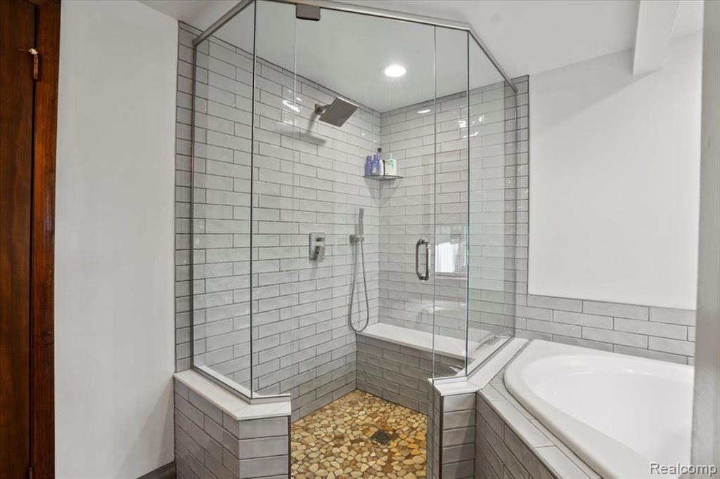 6885 DEERHILL Drive, Clarkston, MI — Photo 40