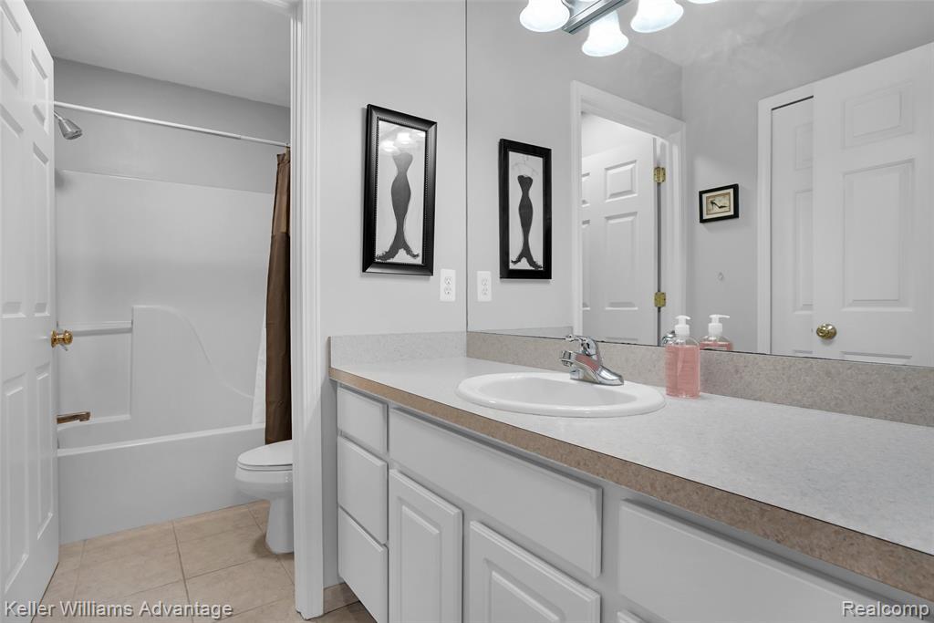 634 Olivia Drive, Milford, MI 48381 — Photo 29