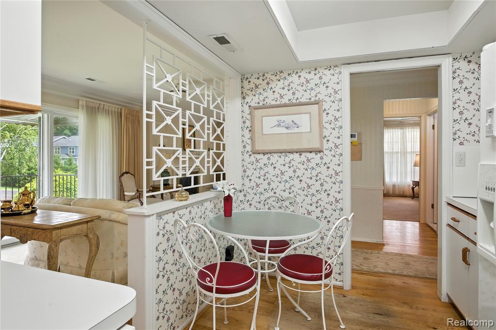 19710 W 13 Mile Road, 211, Beverly Hills, MI 48025 — Photo 21