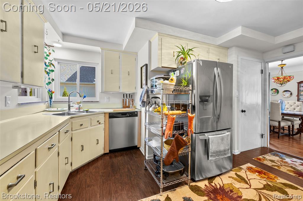 18474 Beverly Road, Beverly Hills, MI 48025 — Photo 9