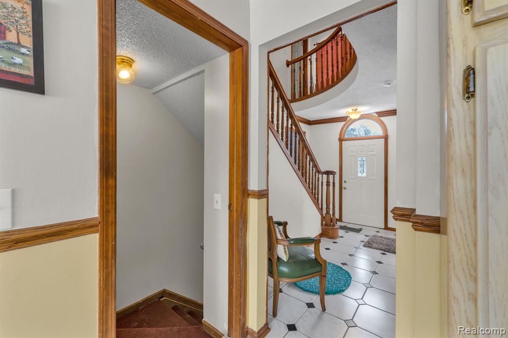 8121 Saint James Drive, Grosse Ile, MI 48138 — Photo 11