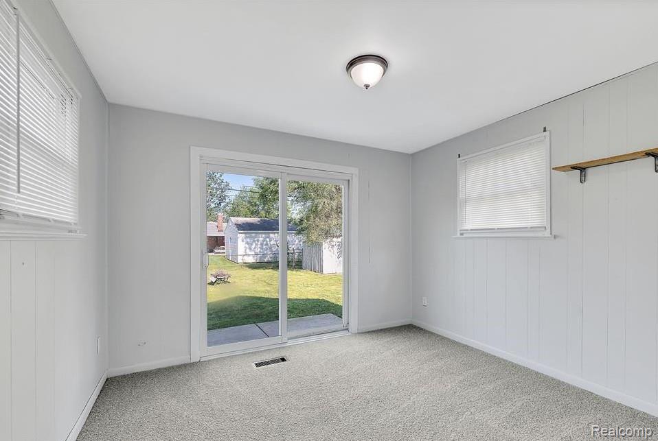 6431 Centralia Street, Dearborn Heights, MI 48127 — Photo 14