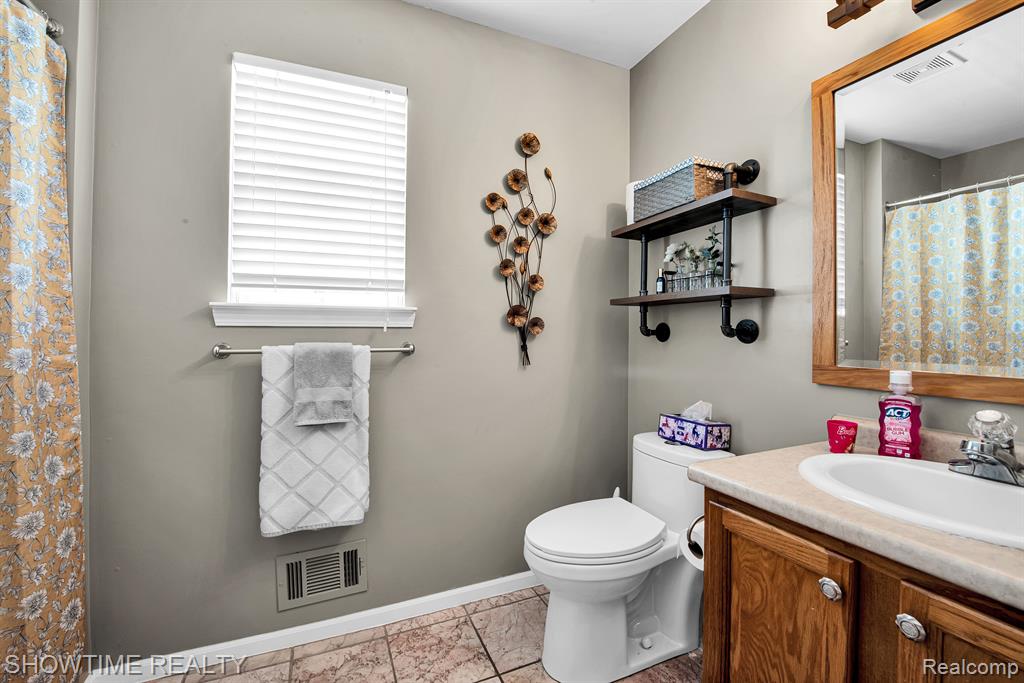 97 AVERY Street, Mount Clemens, MI 48043 — Photo 20