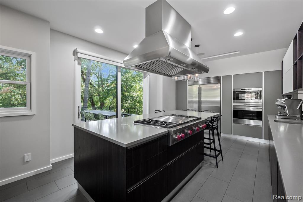 7371 Lindenmere Drive, Bloomfield Hills, MI 48301 — Photo 17