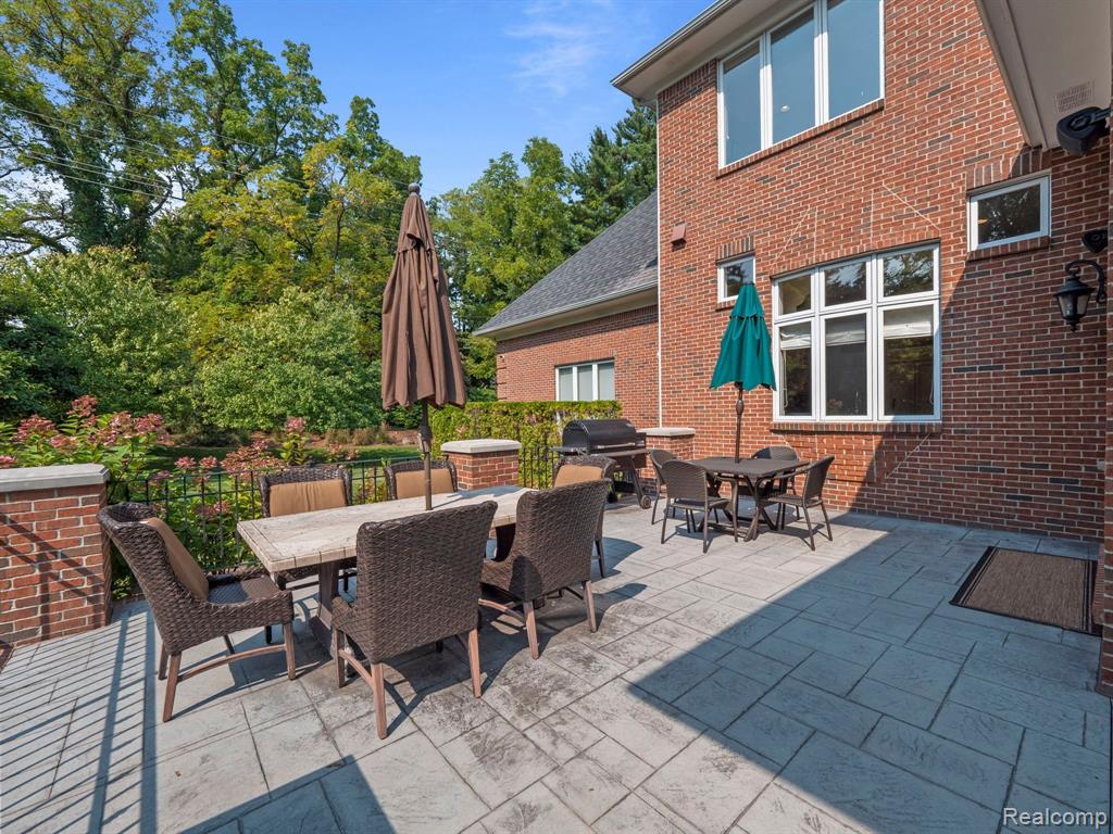 810 HIGHWOOD Drive, Bloomfield Hills, MI 48304 — Photo 41