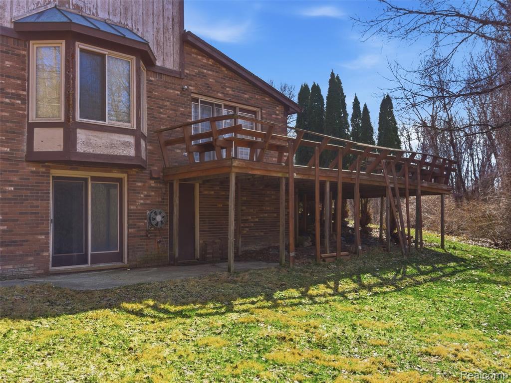6400 Bridle Lane, Highland, MI 48356 — Photo 30