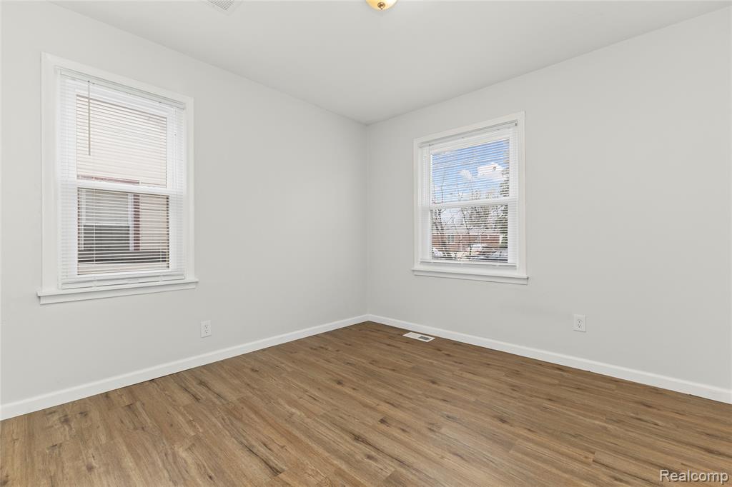 7426 Floral Street, Westland, MI — Photo 16