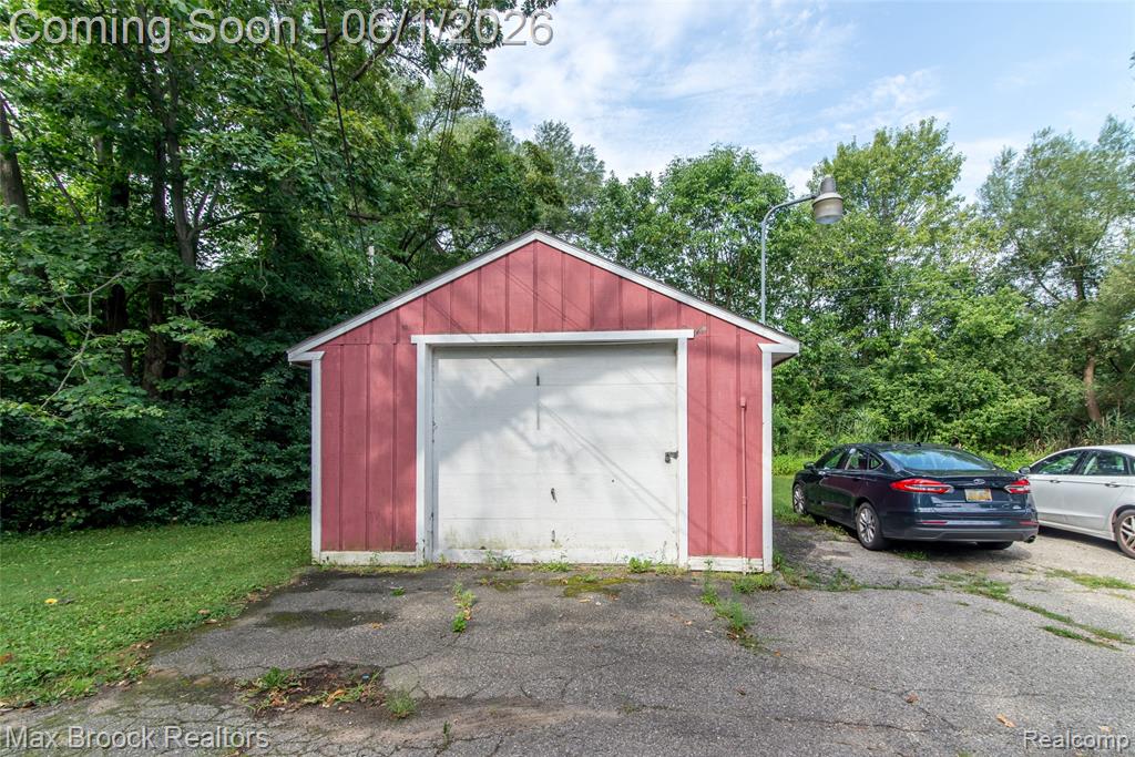 465 Robert Court, Auburn Hills, MI 48326 — Photo 6