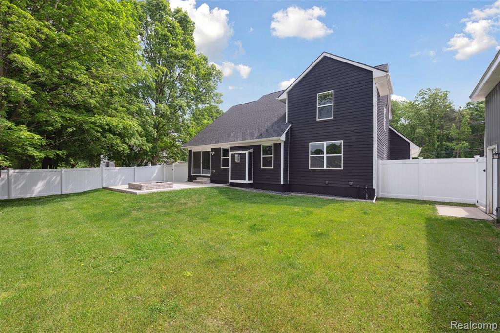 595 BRIGHTON LAKE RD, Brighton, MI 48116 — Photo 47