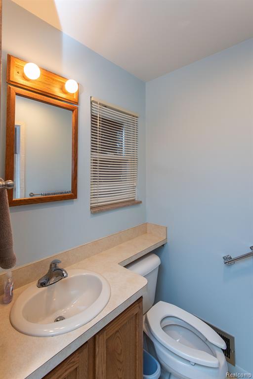 6226 GOLFVIEW Drive, Burton, MI 48509 — Photo 69
