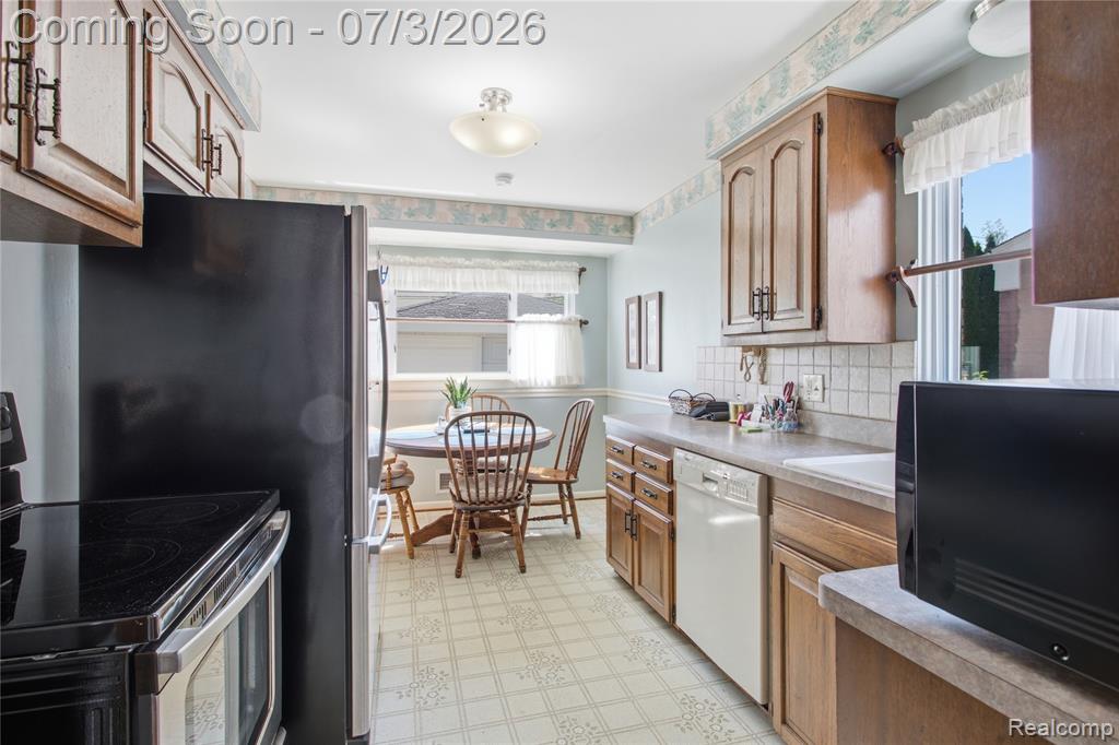 8516 Perrin Avenue, Westland, MI — Photo 15