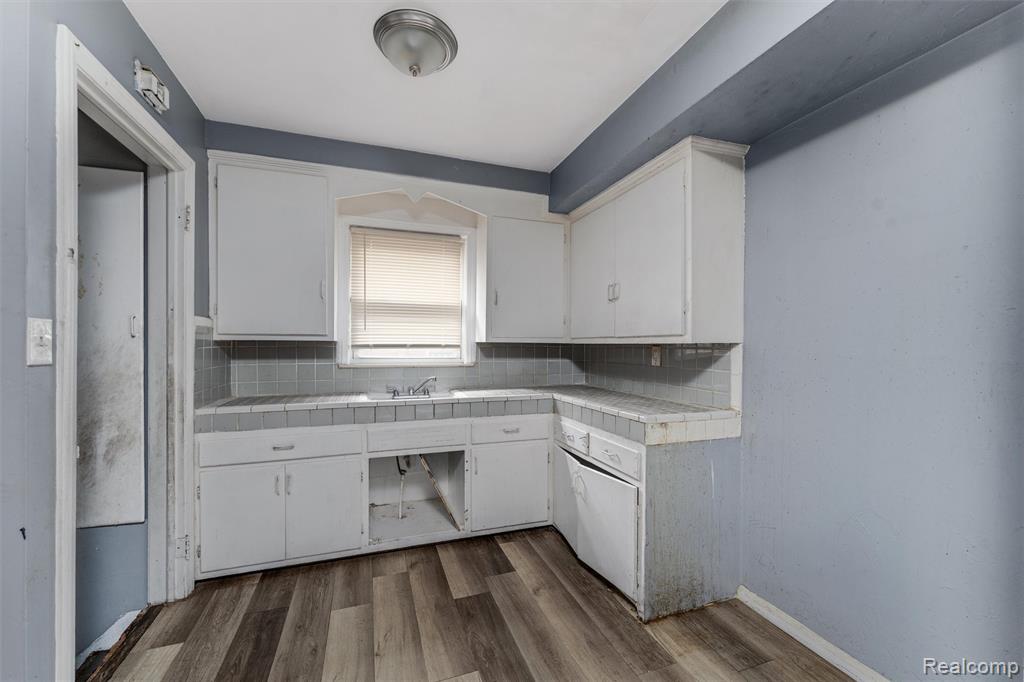 9035 Braile, Detroit, MI 48228 — Photo 6