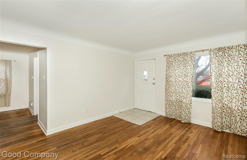20747 Caledonia Avenue, Hazel Park, MI 48030 — Photo 5