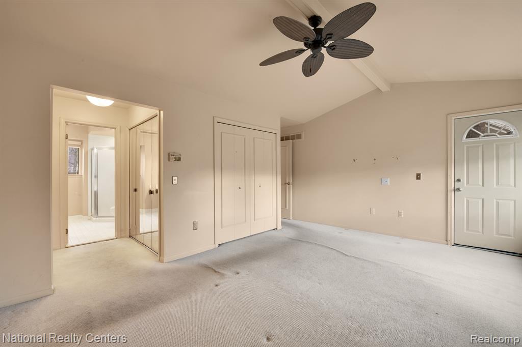 29214 W CHANTICLEER Drive, Southfield, MI 48034 — Photo 20